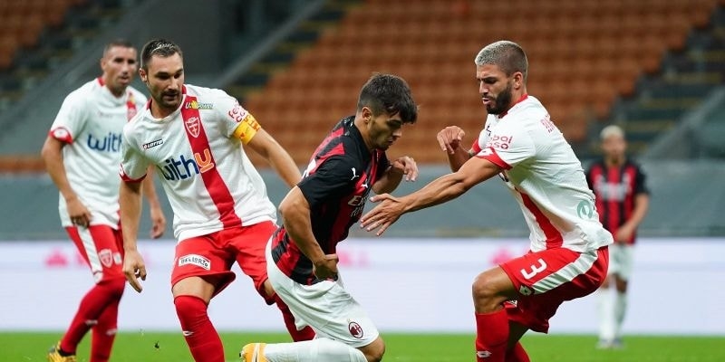 Phong độ thi đấu giữa AC Milan vs Monza